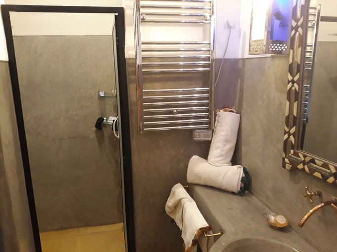 Bathroom 3, Dar Oulhoum, Marrakech