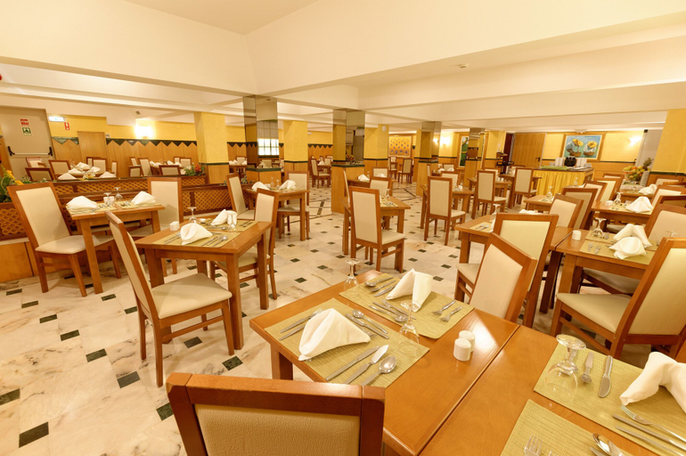 Food & Drinks 5, Baía Beach Hotel, Vila Real de Santo António