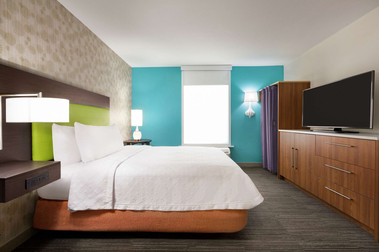 Bedroom 3, Home2 Suites by Hilton Woodbridge Potomac Mills, Prince William