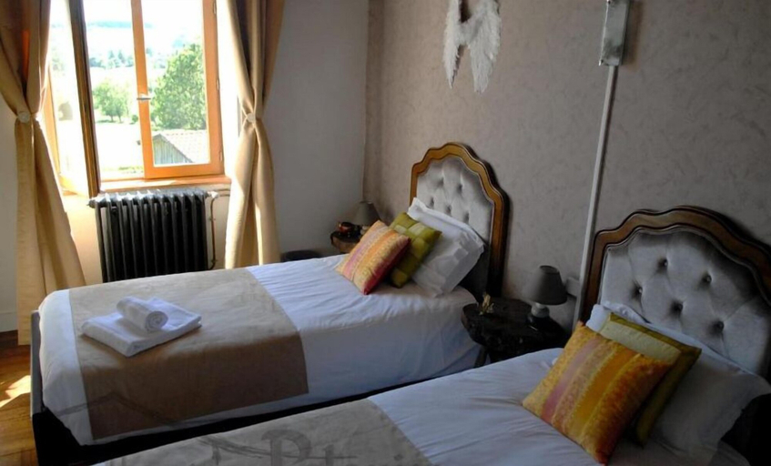 Bedroom 4, La Halte du Pelerin Chambres d'hôtes, Loire