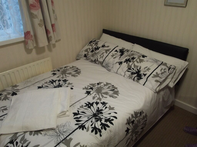 Bedroom 3, Tudor House, Blackpool