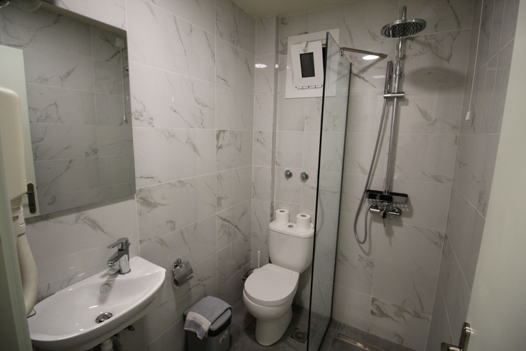 Bathroom 4, Hotel Sea Bird, Ionian Islands
