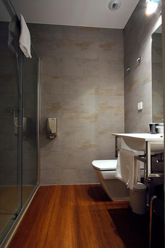 Bathroom 3, Pensión Iturriza, Guipúzcoa
