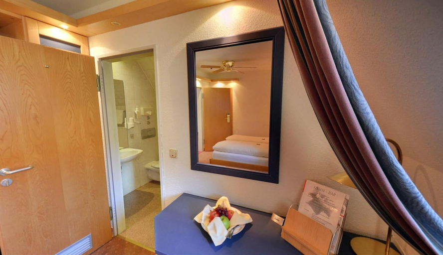 Bedroom 4, Hotel Augsburger Hof, Augsburg