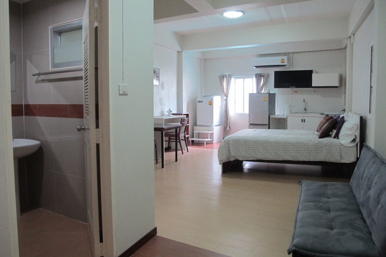 Bedroom 2, Baan MJ, Si Racha