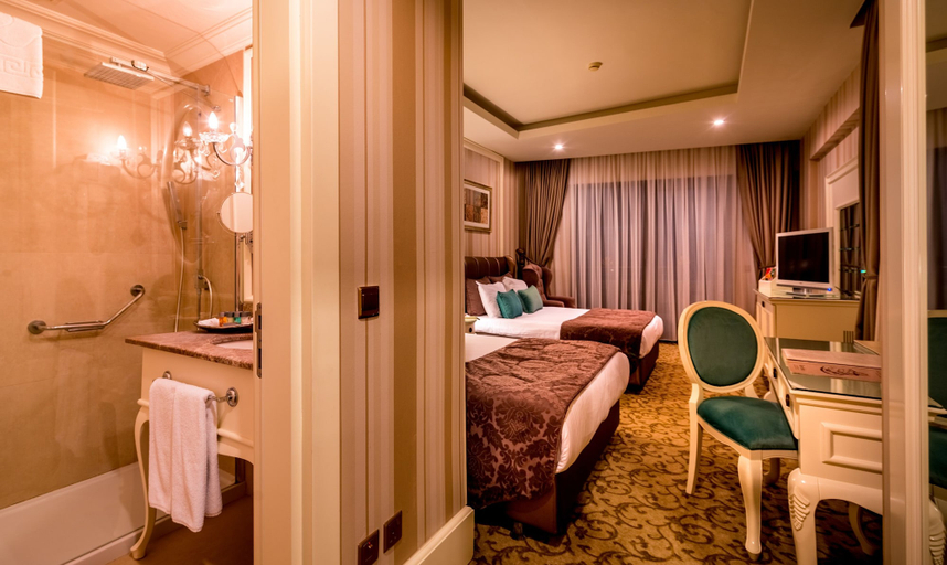 Bedroom 2, Vuni Palace Hotel