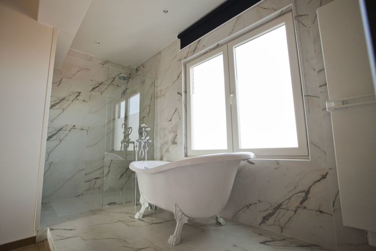 Bathroom 3, Carlton Hotel, Oost-Vlaanderen