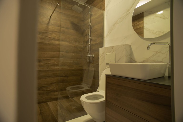 Bathroom 3, Lux Apartments, Priština