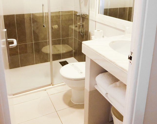 Bathroom 4, Hotel Subur, Barcelona