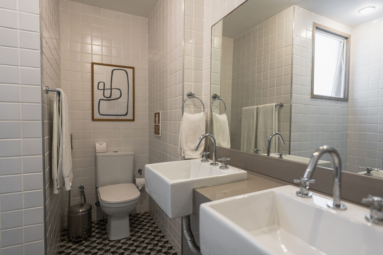 Bathroom 4, Socialtel Copacabana, Rio de Janeiro