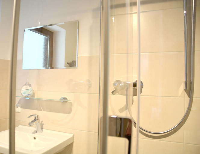Bathroom 5, Pension Almhof Baumgarten, Berchtesgadener Land