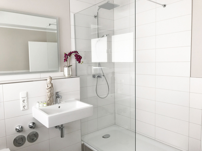 Bathroom 5, TH39 Trend Hotel, Wetteraukreis