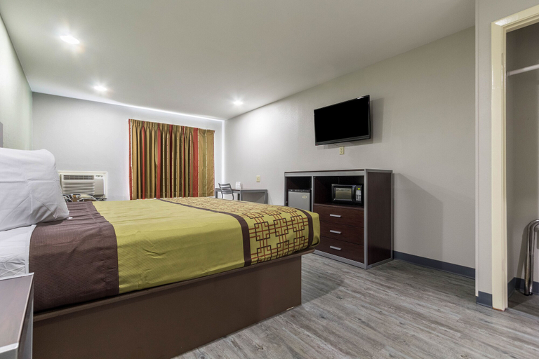 Bedroom 3, Scottish Inn and Suites, Houston