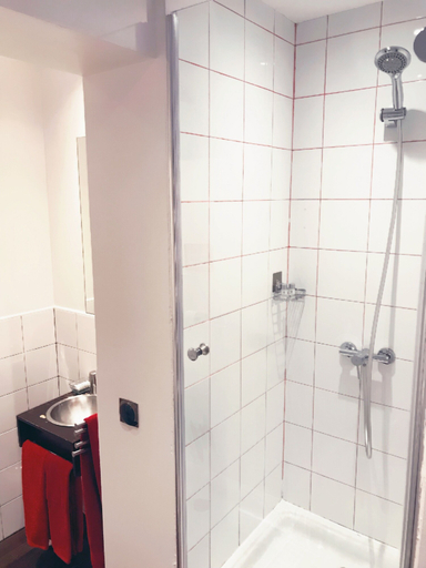 Bathroom 5, Santa Ana Colors, Madrid