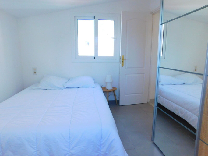 Bedroom 2, Casa Cap Ras, Girona