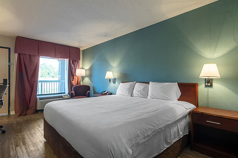 Bedroom 3, Econo Lodge, Sumter