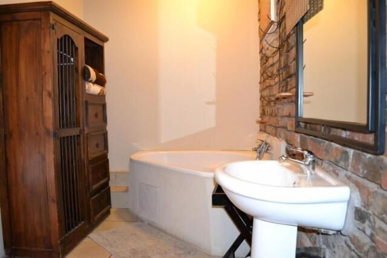 Bathroom 3, Angels Haven Guesthouse, Mangaung
