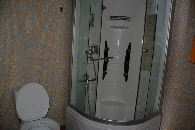 Bathroom 3, Too Ashuu, Bishkek