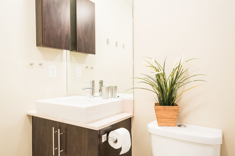 Bathroom 4, QuickStay - Premium 2bdrm Downtown Condo, Toronto