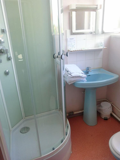 Bathroom 2, Hotel Le Terminus d'Albi, Tarn