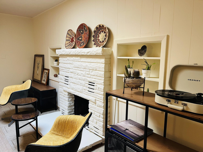 Others 5, The Star Motel, Coconino