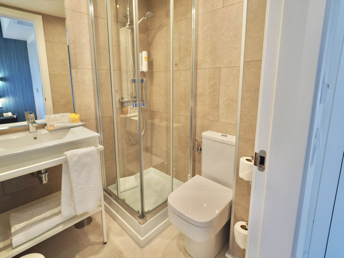 Bathroom 5, BQ Belvedere Hotel, Baleares