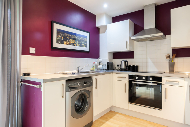 Others 4, Lakeside view - Manchester townhouse, Manchester