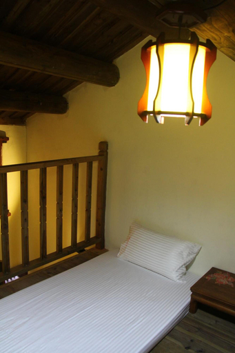 Bedroom 2, Tomato Red, Kinmen