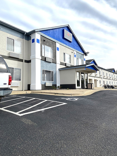 Exterior & Views 2, Coratel Inn & Suites By Jasper Northfield, Rice