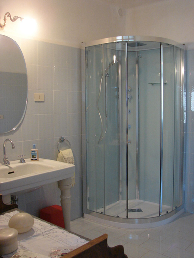 Bathroom 5, La Corte Bonomini, Parma
