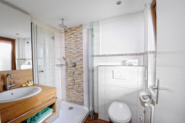 Bathroom 5, Wellness Hotel Talblick, Calw