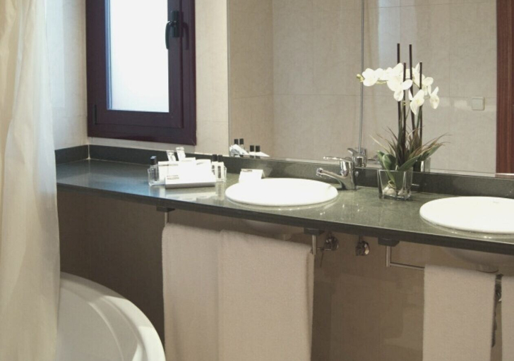 Bathroom 4, Hotel RH Sorolla Centro By Hoteles RH, Valencia