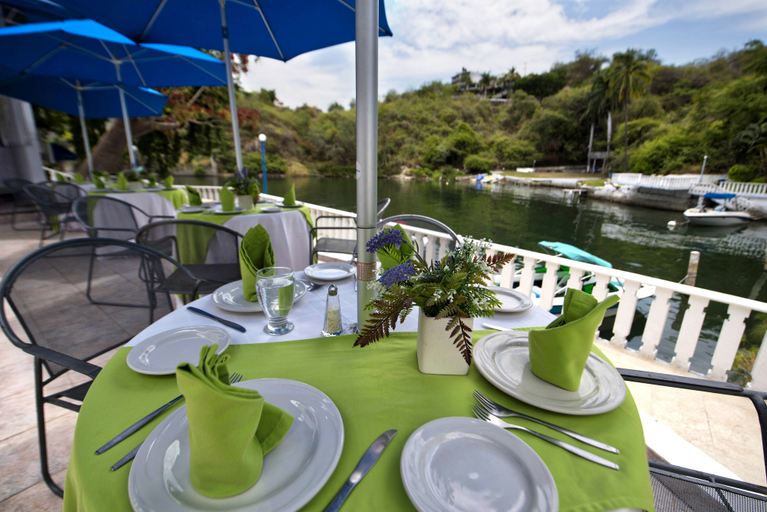 Food & Drinks 5, Hotel y Restaurante Villa Bejar Tequesquitengo, Puente de Ixtla