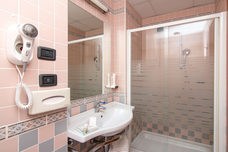 Bathroom 4, Blu Hotel, Sure Hotel Collection by Best Western, Torino