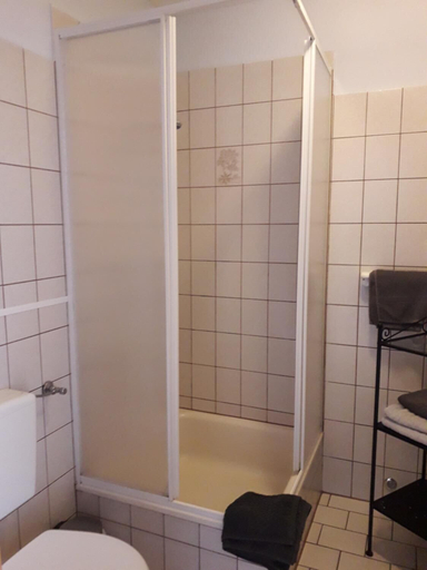 Bathroom 3, Pension Norddeicher Straße, Aurich