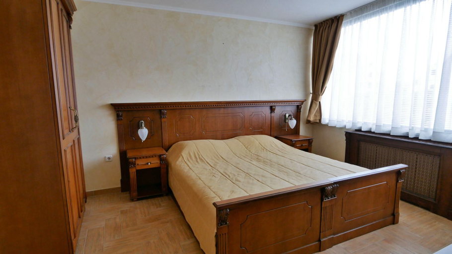 Bedroom 3, Central West Hotel, Stolichna