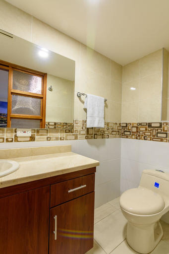 Bathroom 4, Hotel Med Estadio, Medellín