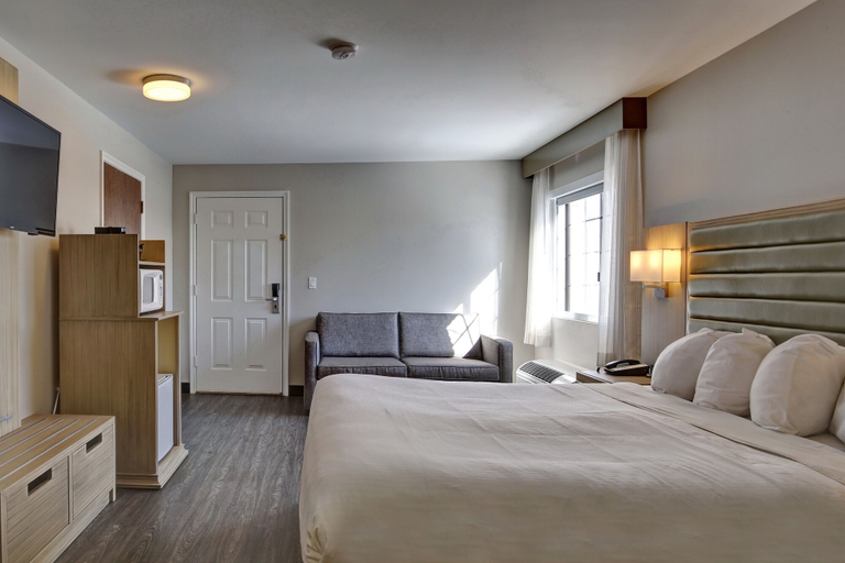Bedroom 3, GreenTree Inn Flagstaff, Coconino