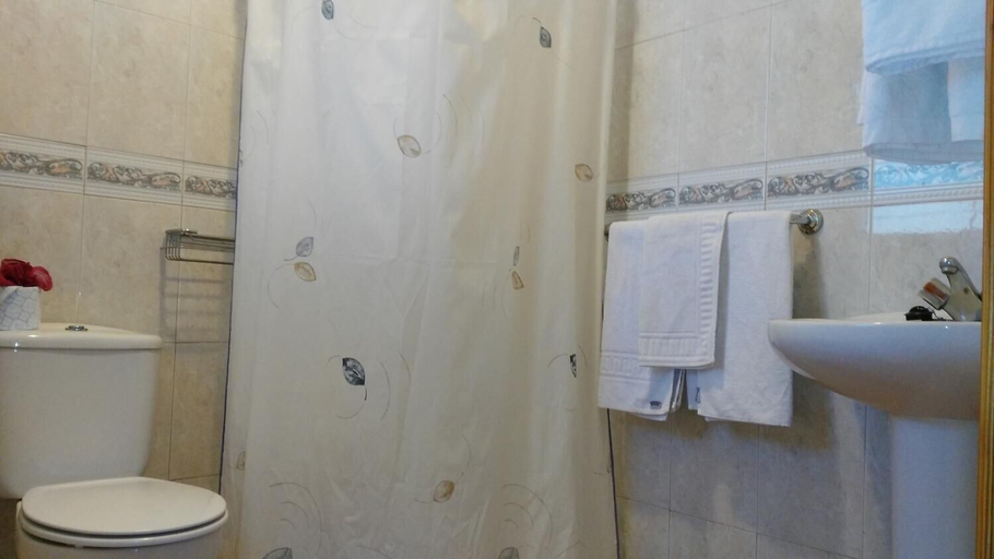 Bathroom 5, Pensión Amparo Las Hayas, Santa Cruz de Tenerife