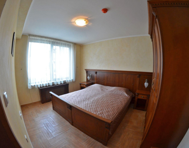 Bedroom 3, Central West Hotel, Stolichna