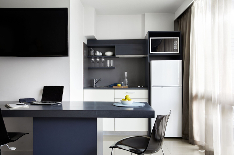 Dining Room 10
