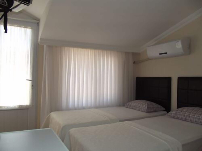 Bedroom 2, Cane Motel, Marmara