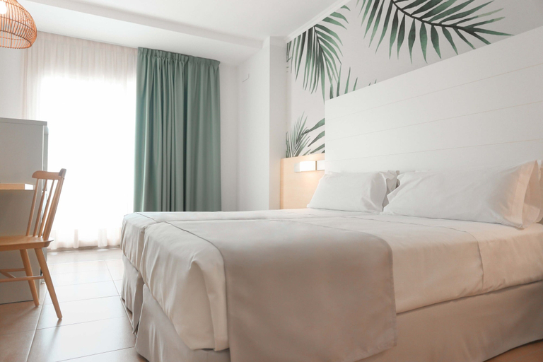Bedroom 2, ALEGRIA Florida Park, Barcelona