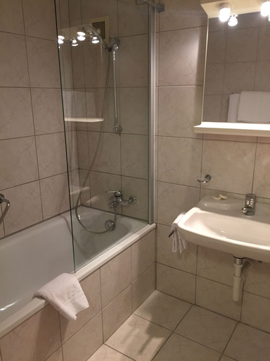 Bathroom 5, Apartments Patricia, Visp
