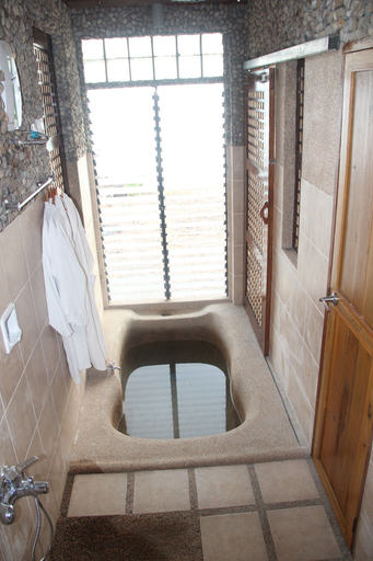 Bathroom 3, Palawan SandCastles Beach Resort, Busuanga