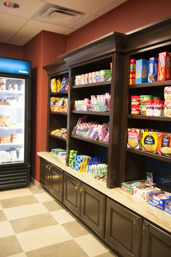 Food & Drinks 5, Hampton Inn & Suites Hope, Hempstead