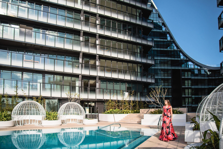 Exterior & Views 24