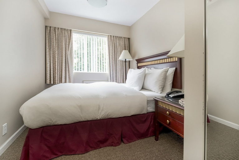 Bedroom 2, Rosellen Suites At Stanley Park, Greater Vancouver
