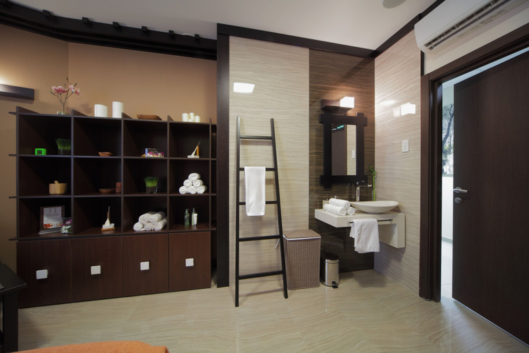 Bathroom 3, Palais Royal Hotel, Ekaterinburg gorsovet