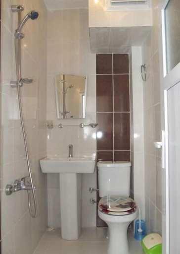 Bathroom 5, Cane Motel, Marmara